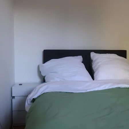 Lägenhet Ruhiges Fuer Familien & Geschaeftsleute *